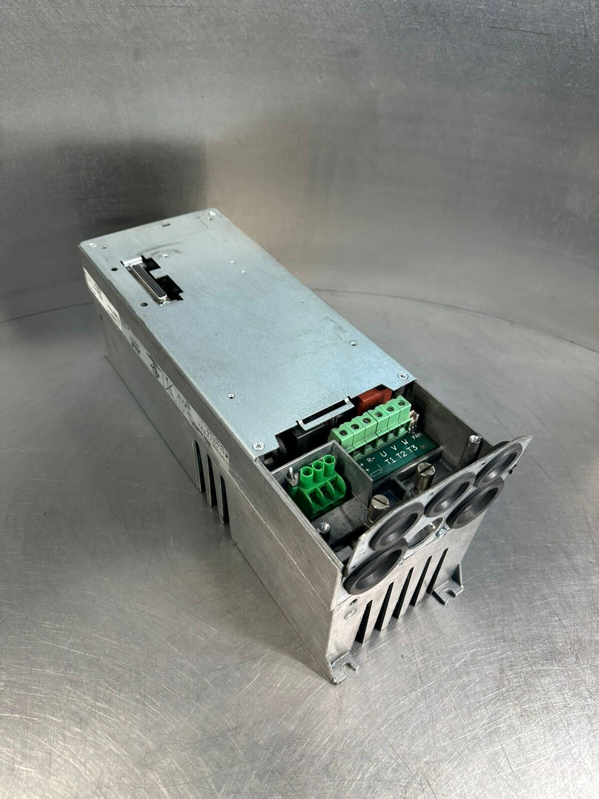 Eaton SVX015A2-4A1B1 , SVX9000 Nema Type 12    (8.5.1)