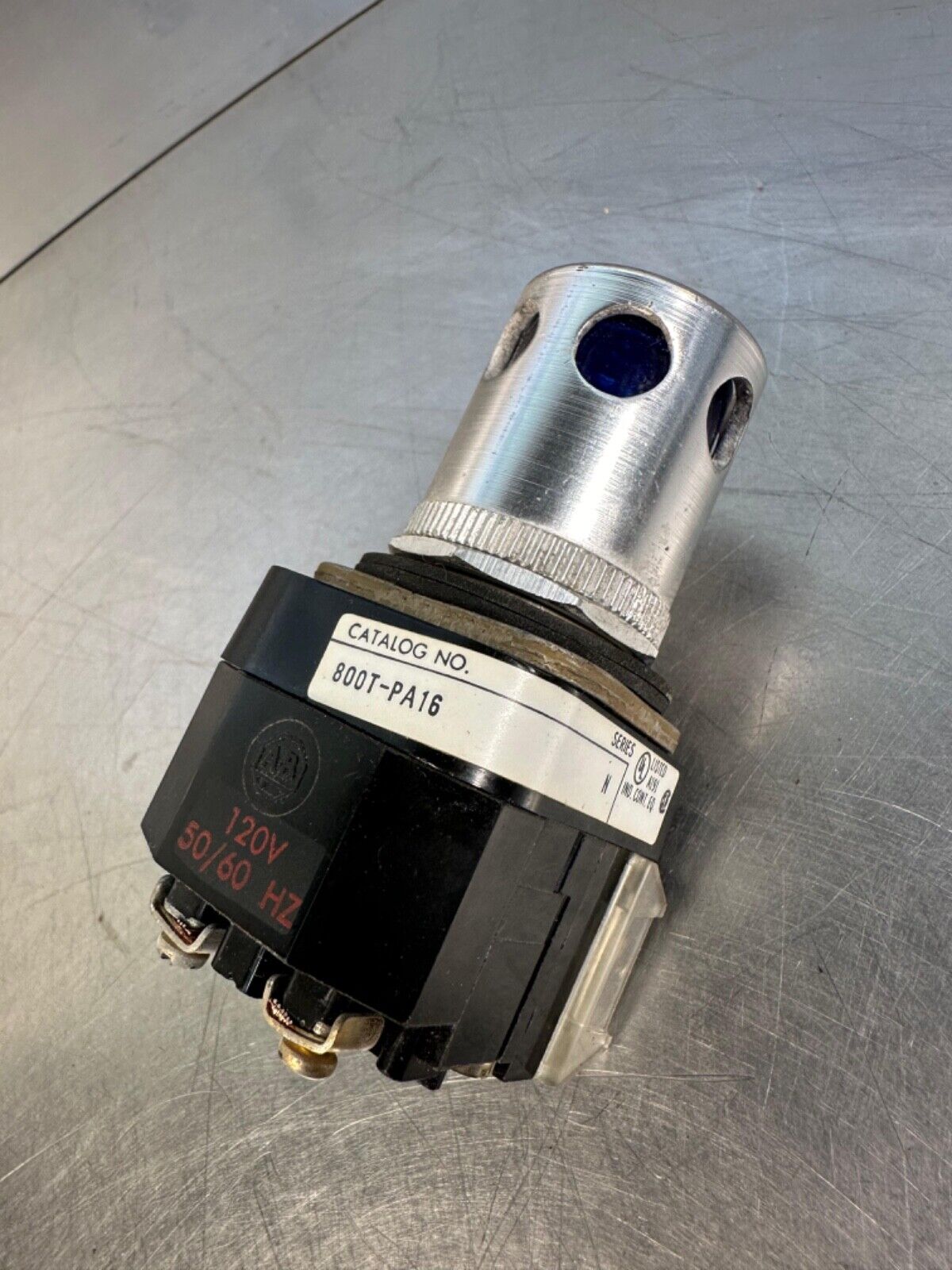 Allen Bradley 800T-PA16 Ser.N Blue Push Button 120V - 50/60 hz (4c-40)