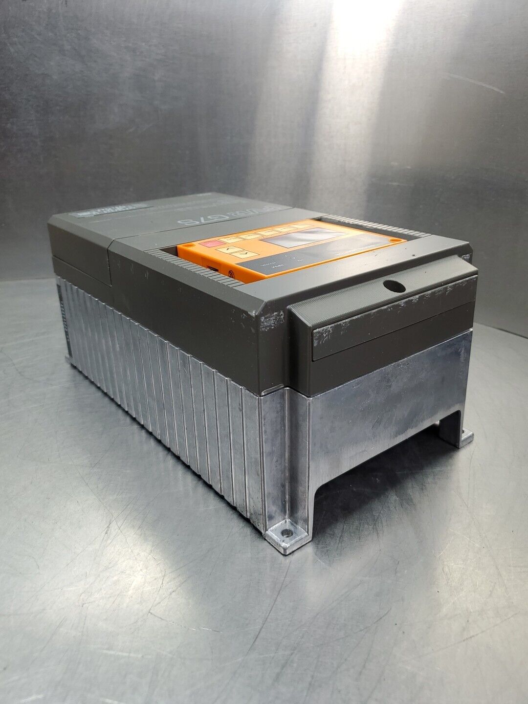 Fuji Electric FVR004G7S-2S 200~230V 3A Drive.                                 1E