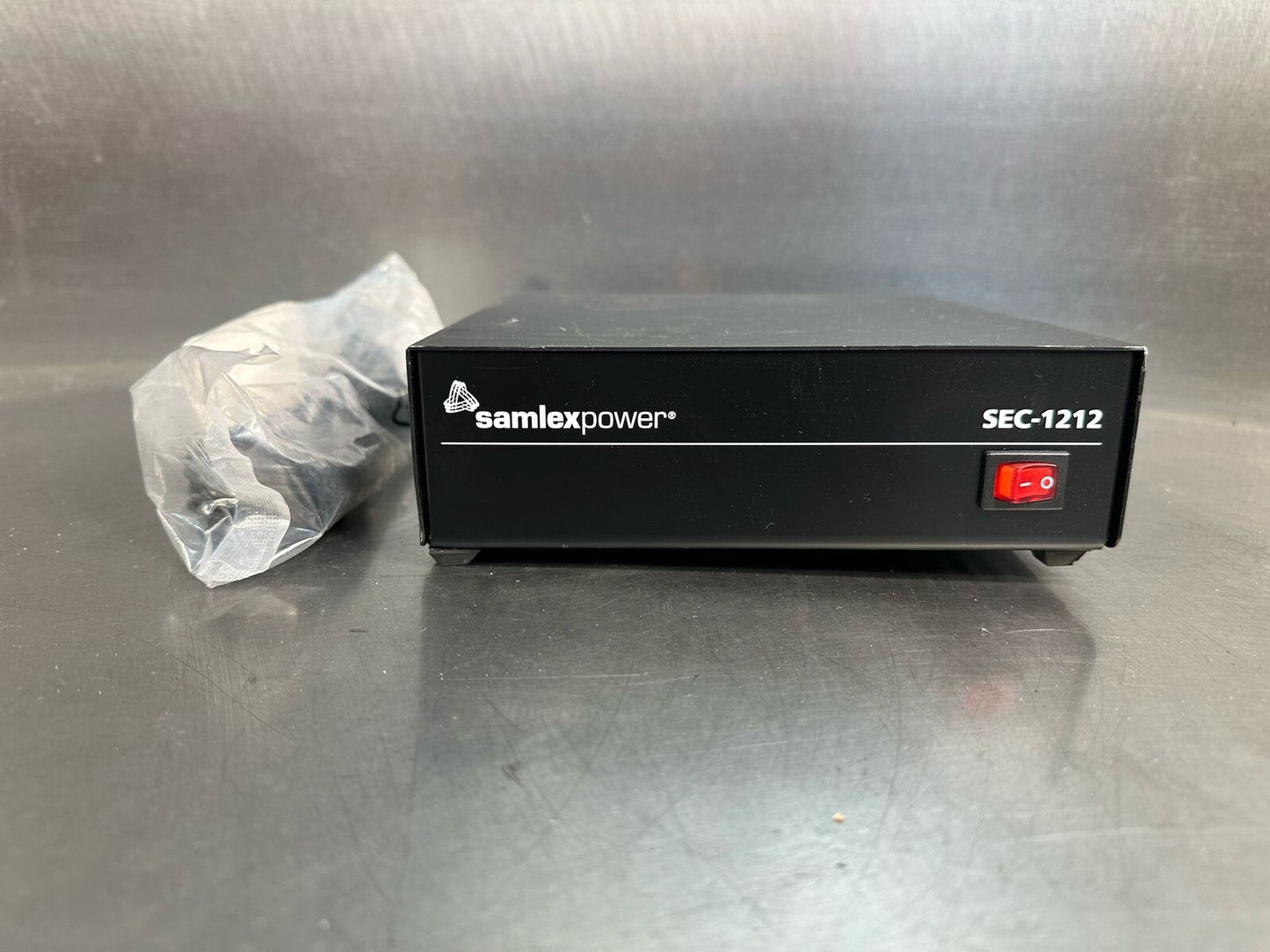 Samlex Power  SEC-1212 ITE POWER SUPPLY DC 13.8VDC 10A   (7.2.1)