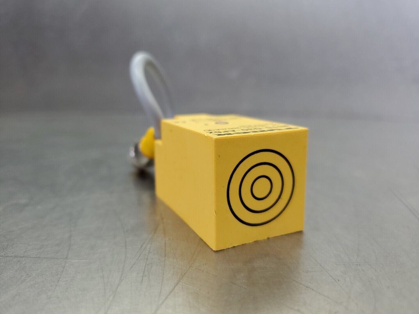 Turck Ni15-Q30-AP6X 10-30VDC 200m Inductive Sensor.                5E-16
