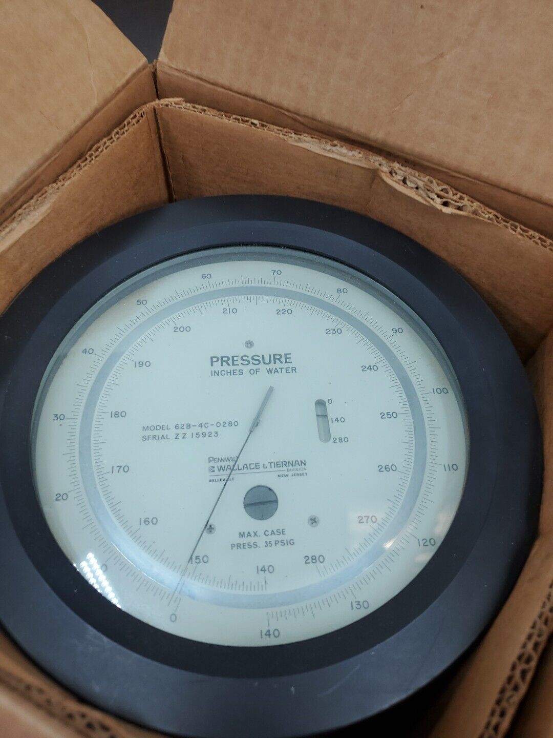 Pennwalt/Wallace & Tiernan 62B-4C-0280 Pressure Gauge, 35 PSIG MAX.           6E