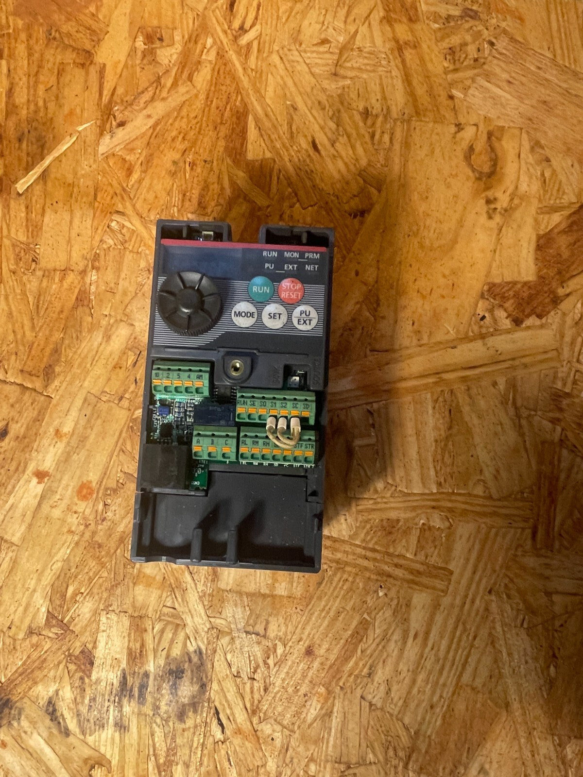 Mitsubishi Elec FR-D700 FR-D720-008-NA 3-Phase 100W Variable Frequency Drive @1E