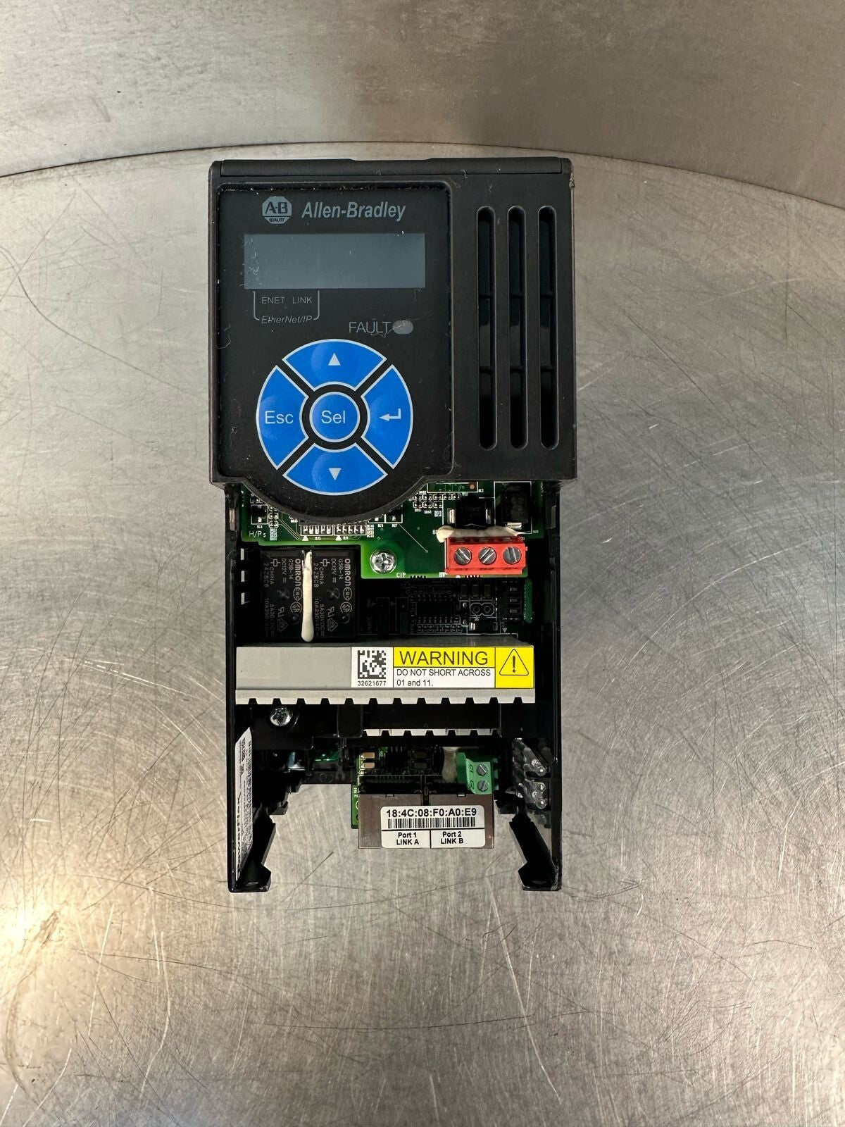 Allen Bradley 25C-D2P3N114 /A    1.0HP AC DRIVE (7.3.1)