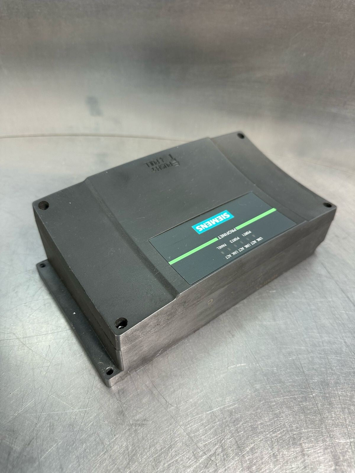 Siemens 6AV6-671-5AE11-0AX0 CONNECTIVITY BOX PLUS 6AV66715AE110AX0 (6.2.2)