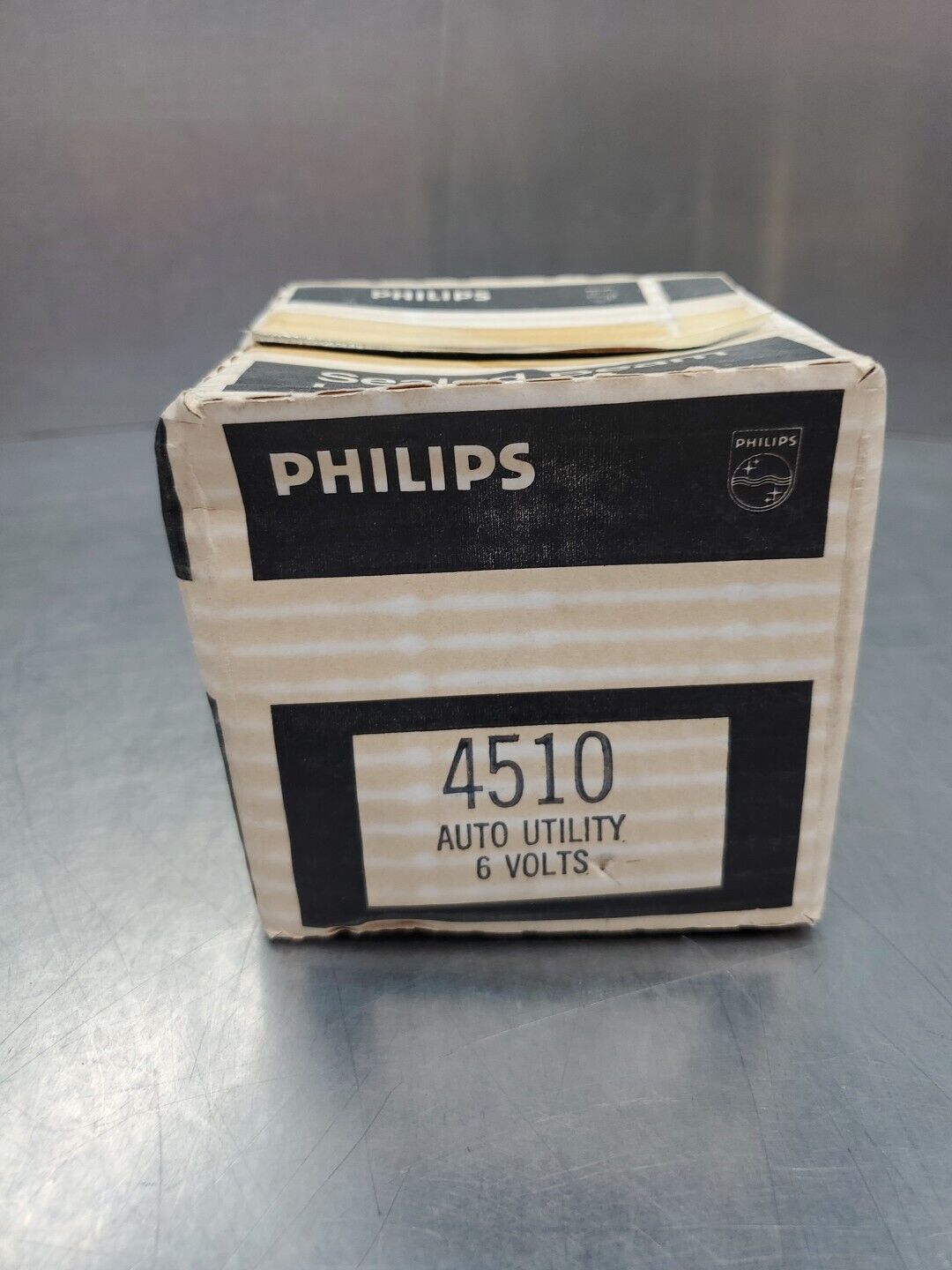 PHILIPS 4510 Sealed Beam Lamp Kit.                                         4B-37
