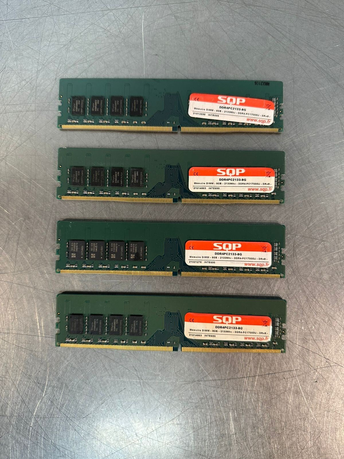 Sqp 8gb Ddr4 PC4-2400 2Rx8                                 (7.3.2)