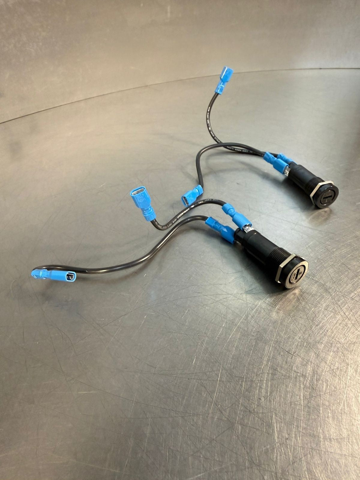 Panel Mount Fuse Holder with Spade Terminals Fec 500V 4W/10A - 600v 20A (9.3.1)