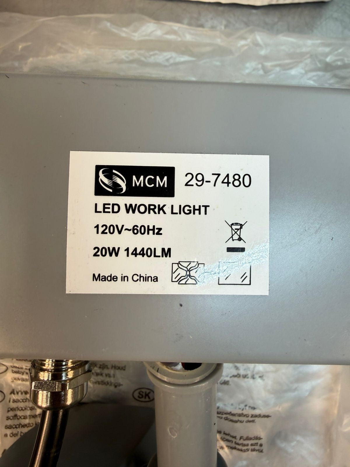 Mcm Led Work light 29-7480  120V~60Hz 20W 1440LM (6.5.1)