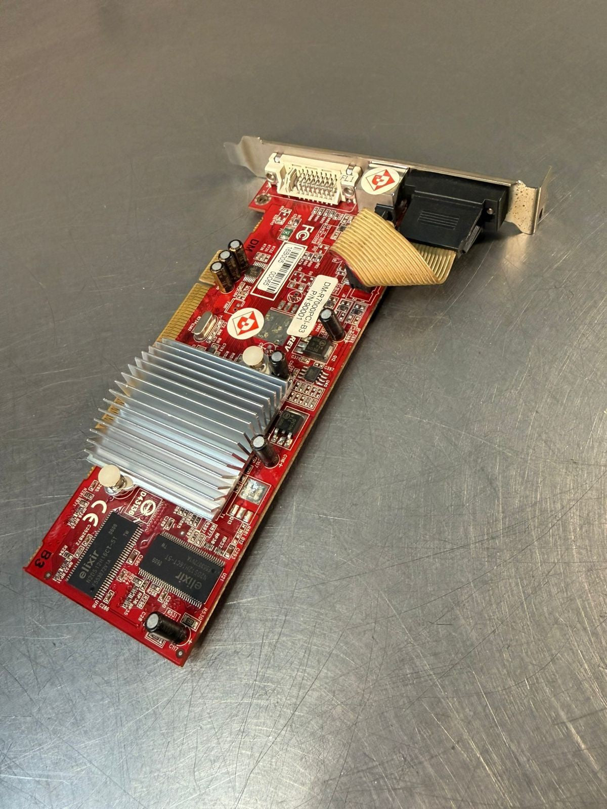 Diamond DM- R7000PCI-B3 Video Card DM Rev 1.1  9001 UPC S60PCI64  (6.4.4)