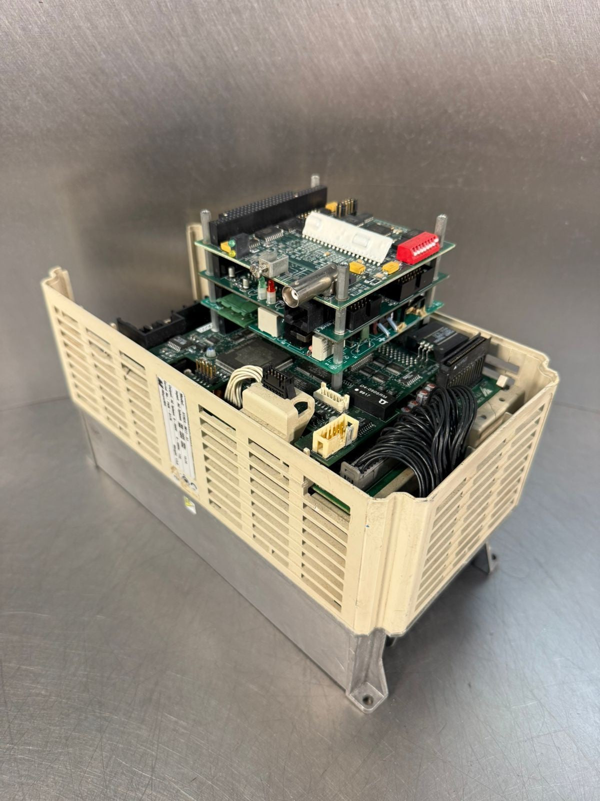 *2098 Magnetek Staca-B011-A1 3Phase Inp 380-460V / Out 0-460V            (8.4.3)