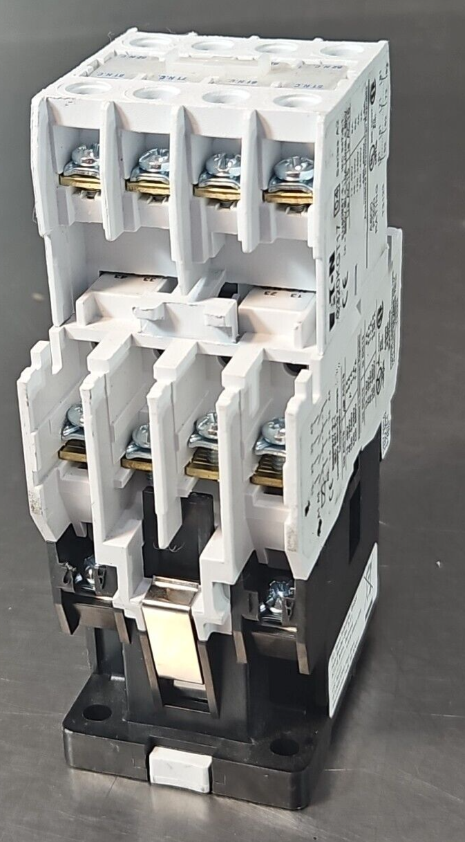 Eaton Cutler Hammer C320KGT17 Auxiliary Contact Block Series A2         (BIN412)
