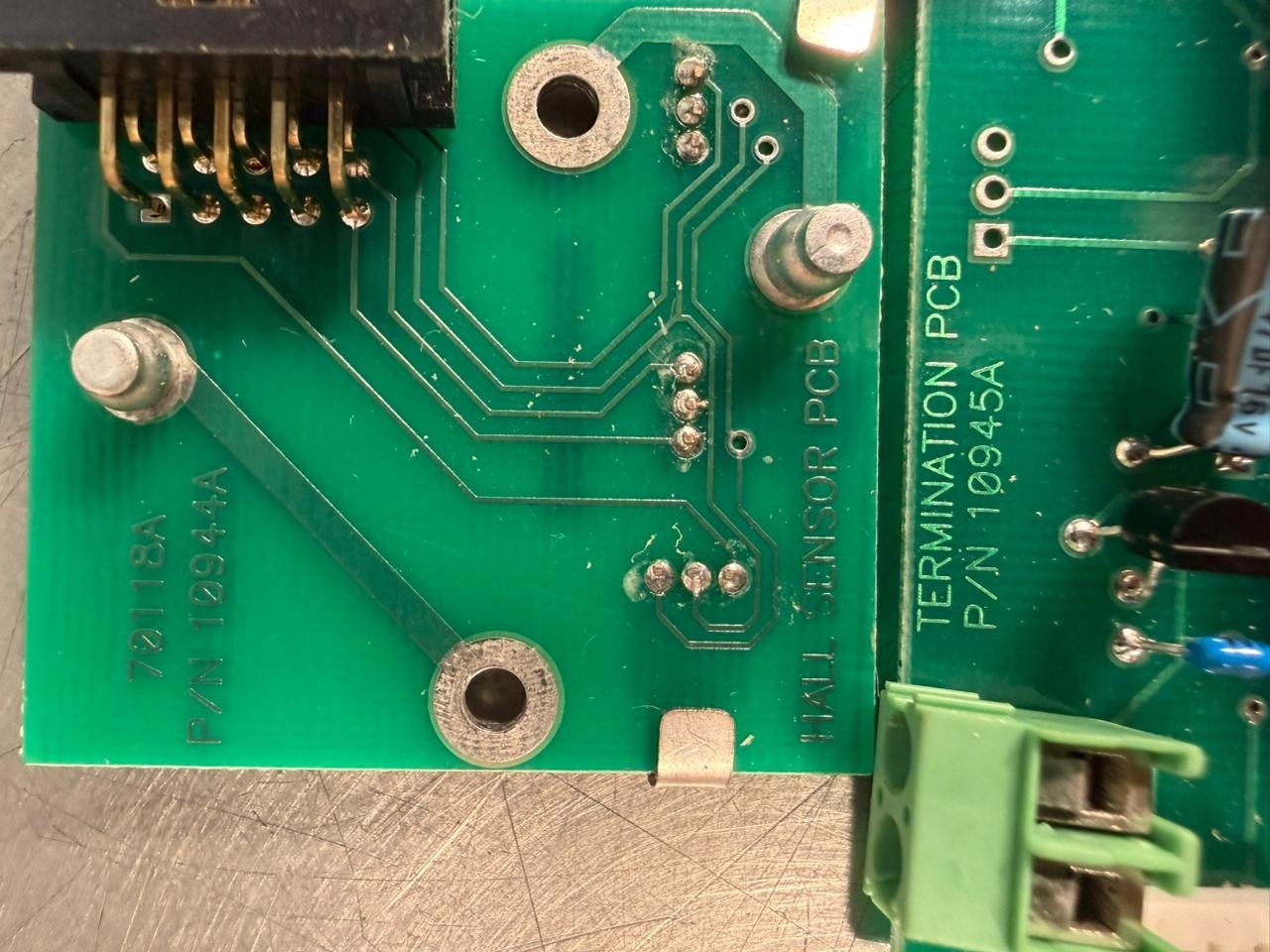 Termination PCB 10945A / Hall Sensor PCB 70118A – 10944A           (9.3.1)