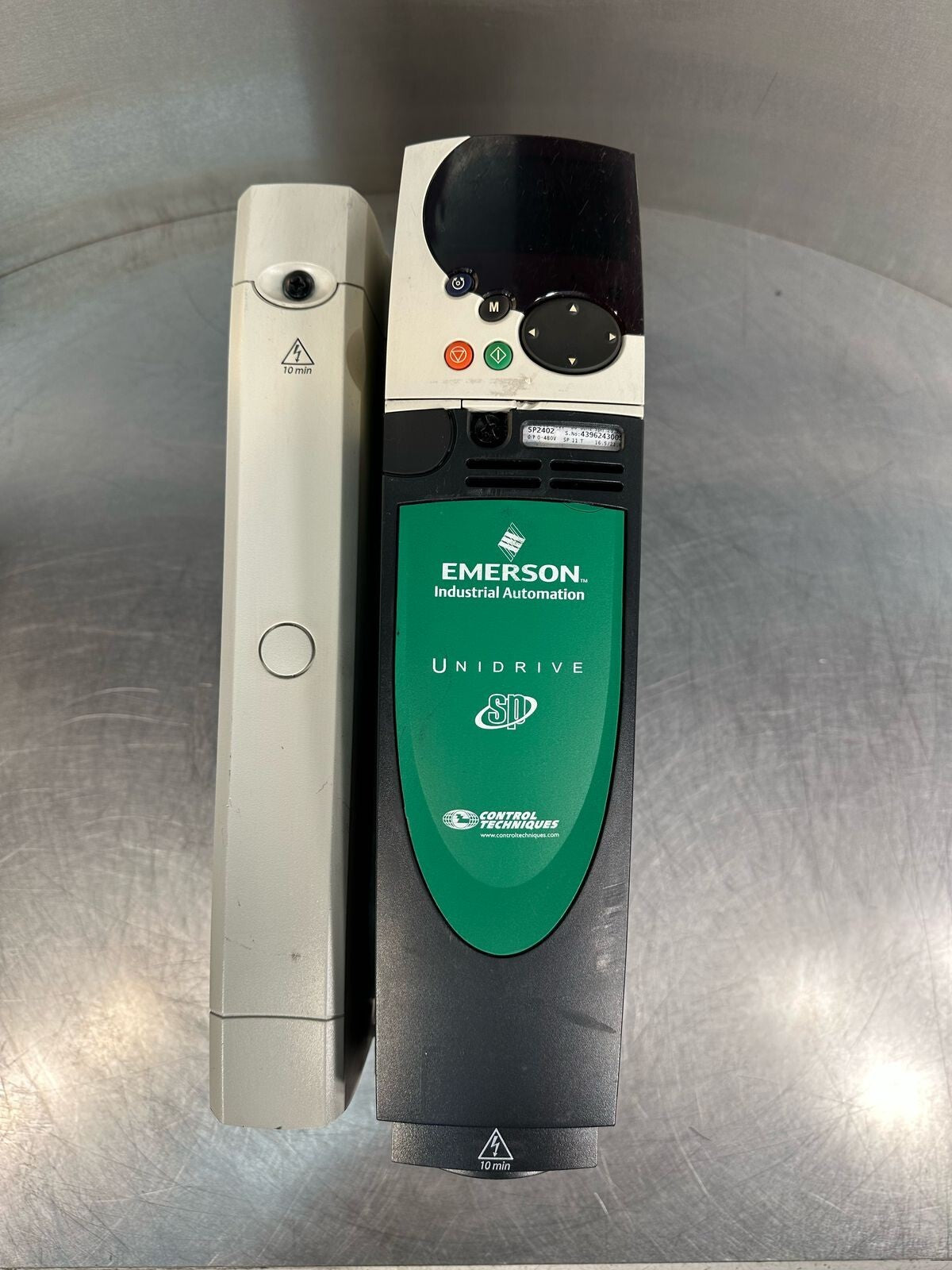 Emerson Unidrive SP2402 AC DRIVE 10.0/15.0HP 380-480V 21.0A (6.2.5)