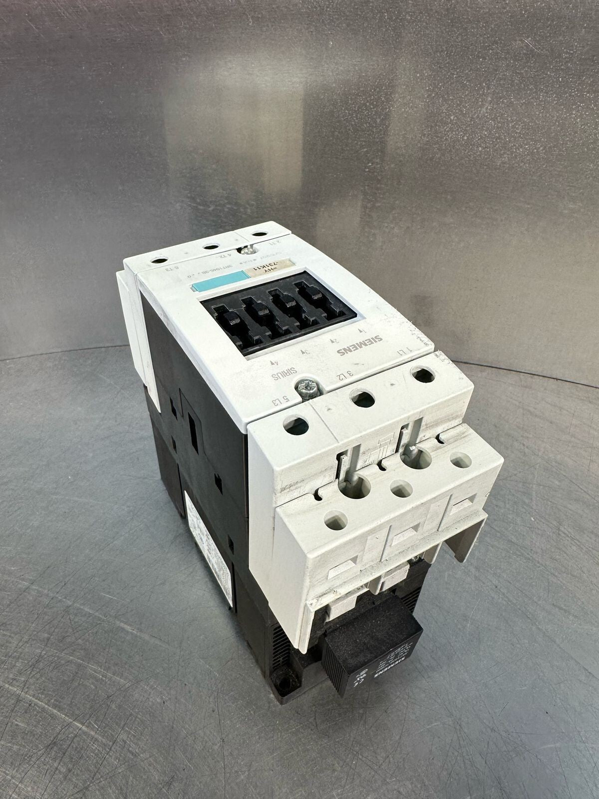 Siemens Sirius Power Contactor 3RT1045-3BB40                        (7.2.4)