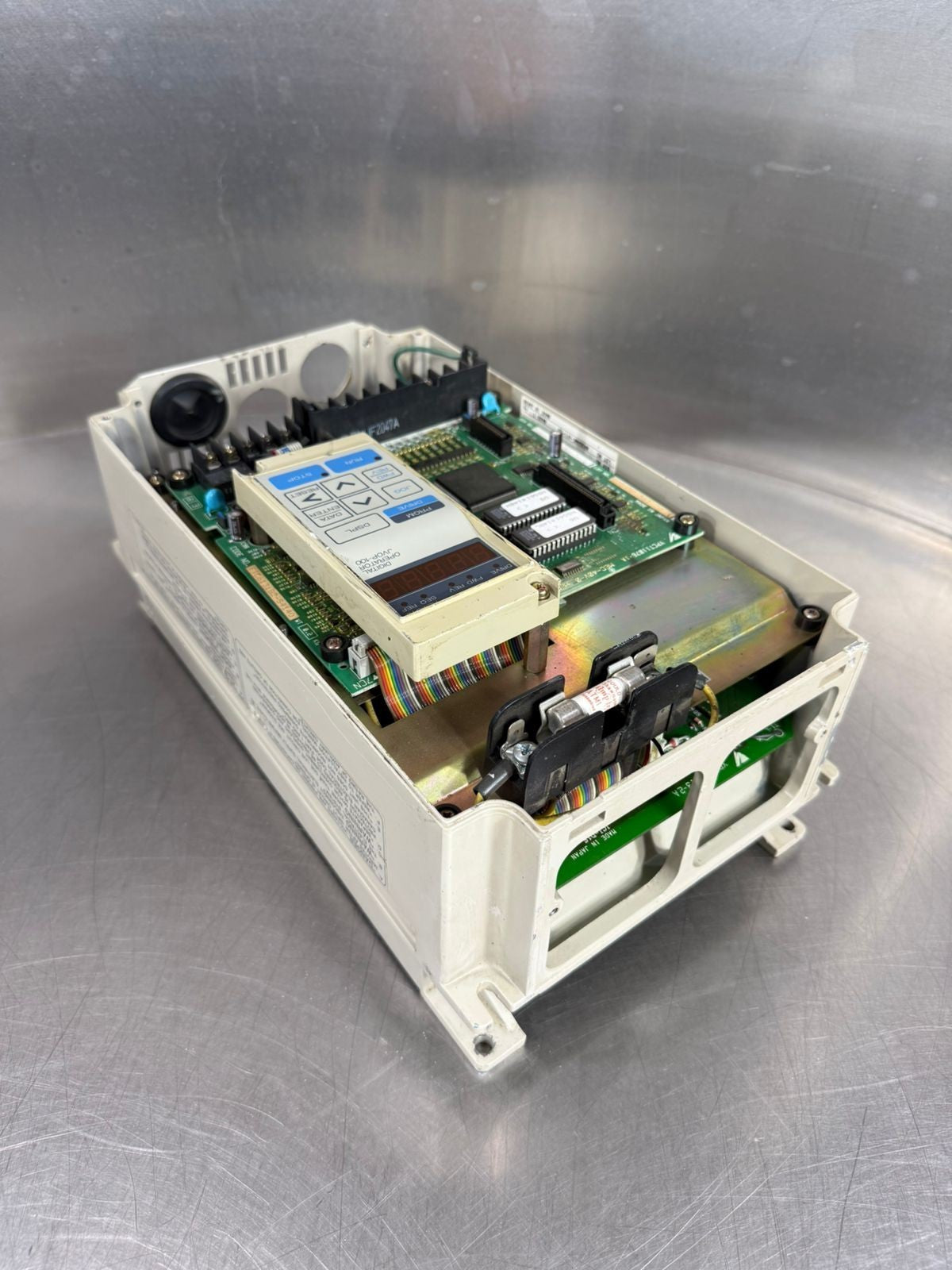 Magnetek DS314 Spec: 42P21F 3HP 3Ph Input: 380-460V 50/60Hz 5.9A (8.5.3)