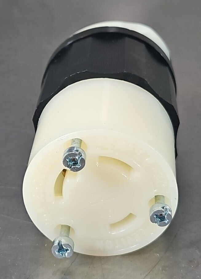 Leviton 2313 Connector 2 Pole 3 Wire  20A 125V L5-20R (LOT OF 2)         loc4A12