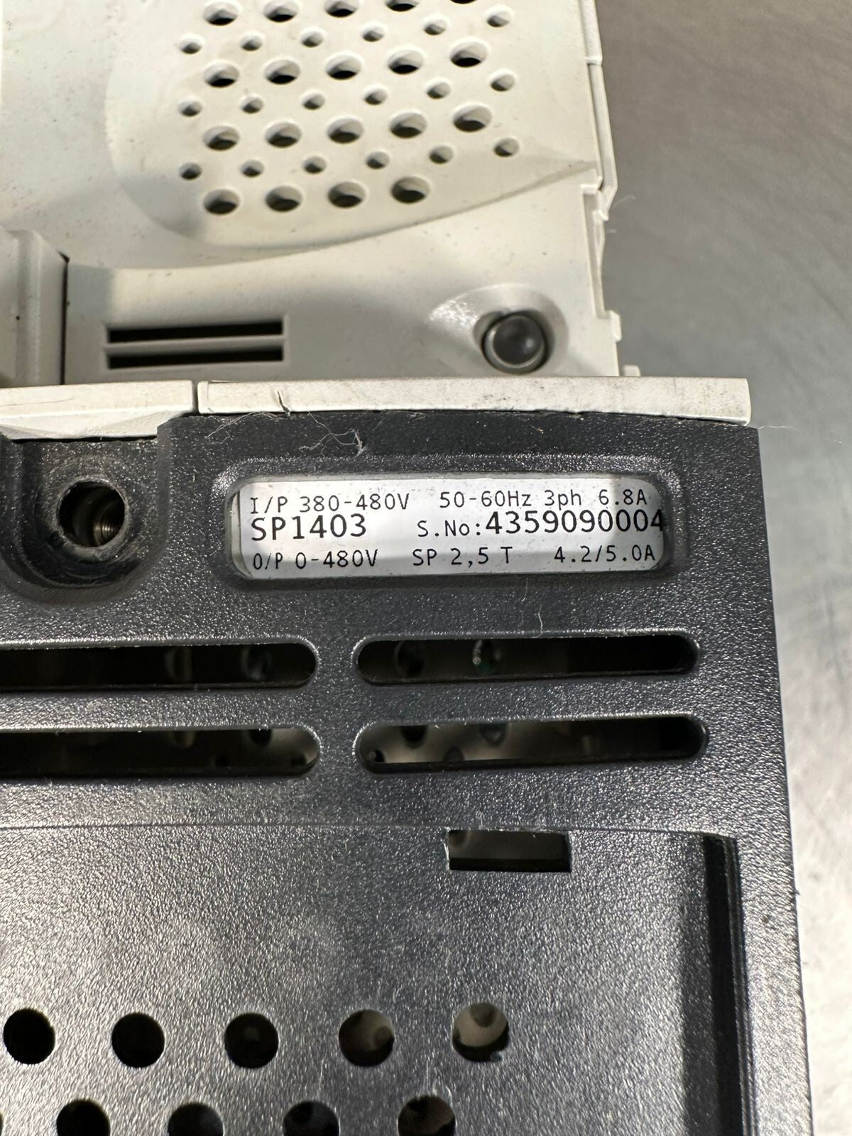 Unidrive Sp1403 1.5/2.2 Kw SP 2,5T En81-1                    (10.5.2)