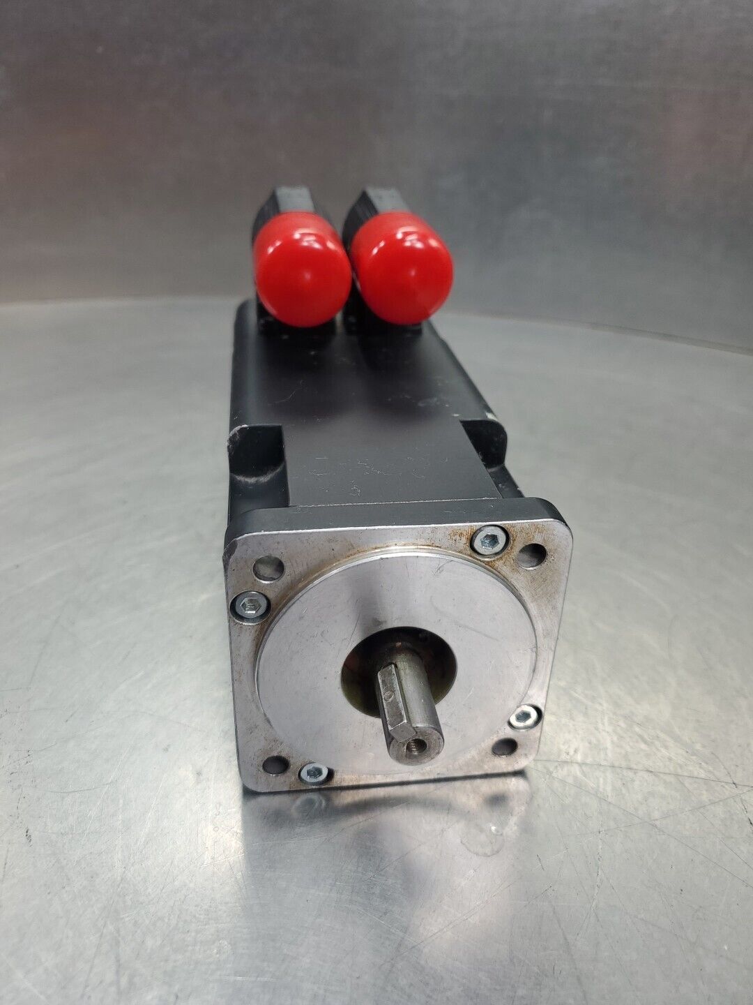 Allen-Bradley MPL-B230P-EJ72AA Kinetix Inverter Duty AC Servo Motor, 5000RPM. 1C