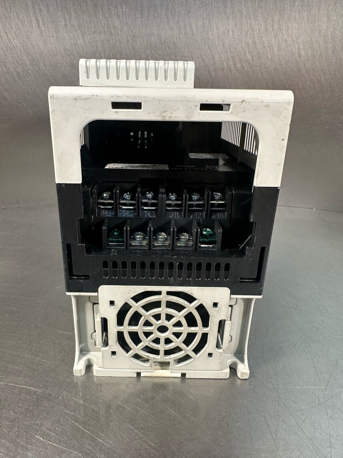 Allen-Bradley 25C-D017N114 PowerFlex525 AC Drive 480V 25CD017N114 (6.4.1)