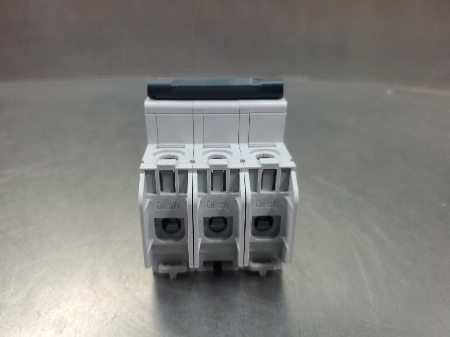 Schneider Electric 60179 (C60 15A) Circuit Breaker, 15A 3P 240V.         4A-33/2