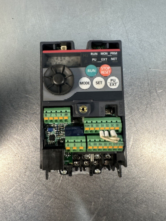 MITSUBISHI FR-D720-014-NA INVERTER 2.3A 3PH 200-240VAC 50/60HZ -(BIN-1.5.1)