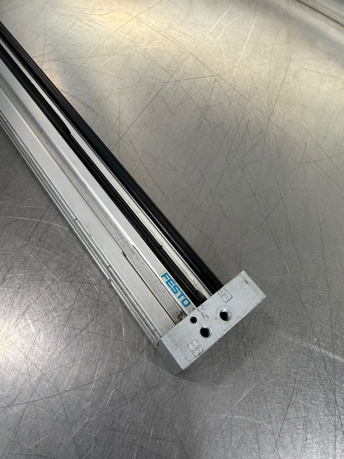 Festo DGC-18-320-G-PPV-A                                           (2.6.5)