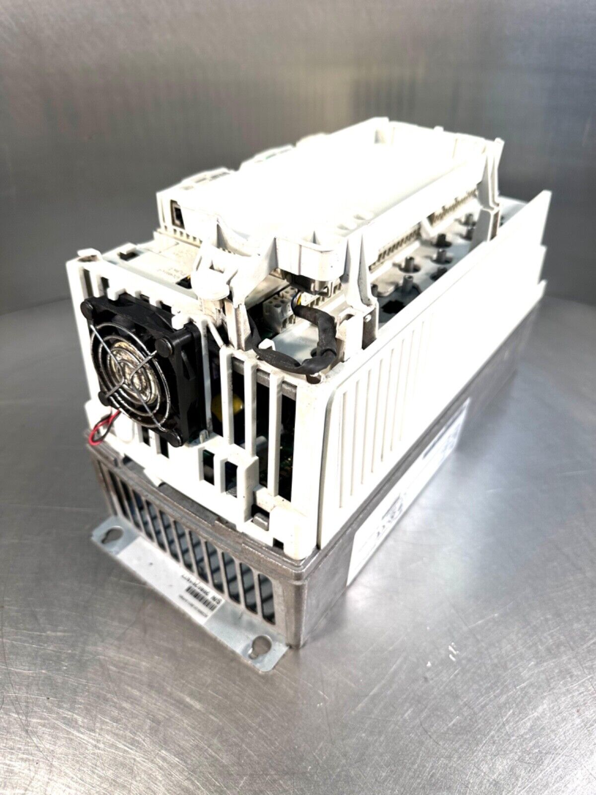 Abb Variable Frequency Drive indoor  ACS800-U1-0011-5-+P901 (1C-26)