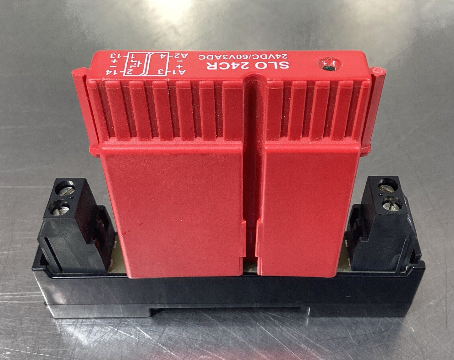 DELCON  SLO 24CRSN  +  SLO 24CRSN  OUTPUT MODULE + BASE      4D