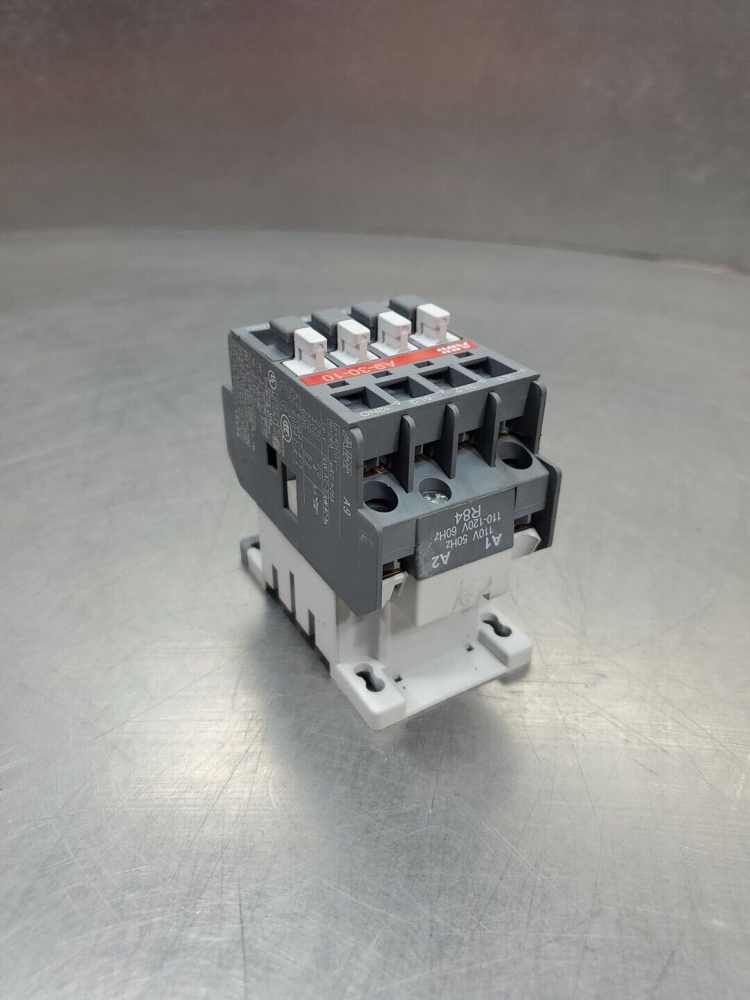 ABB A9-30-10 CONTACTOR, 100V 26A.                                4C-13
