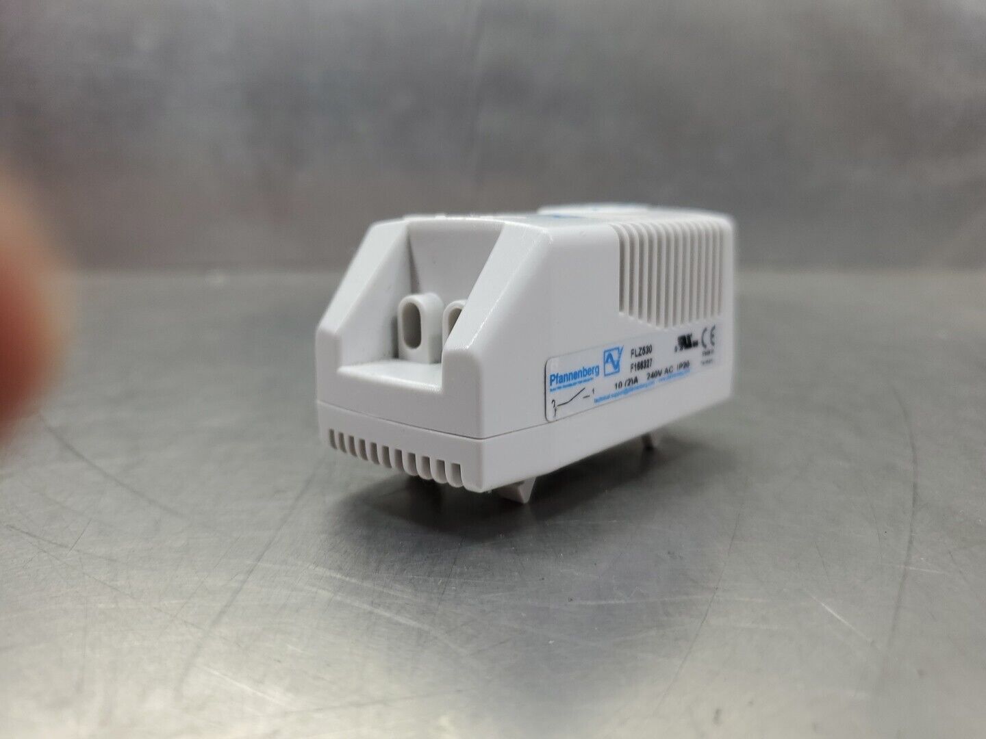 PFANNENBERG FLZ530 THERMOSTAT, 10AMP 120-240VAC.                           5E-19
