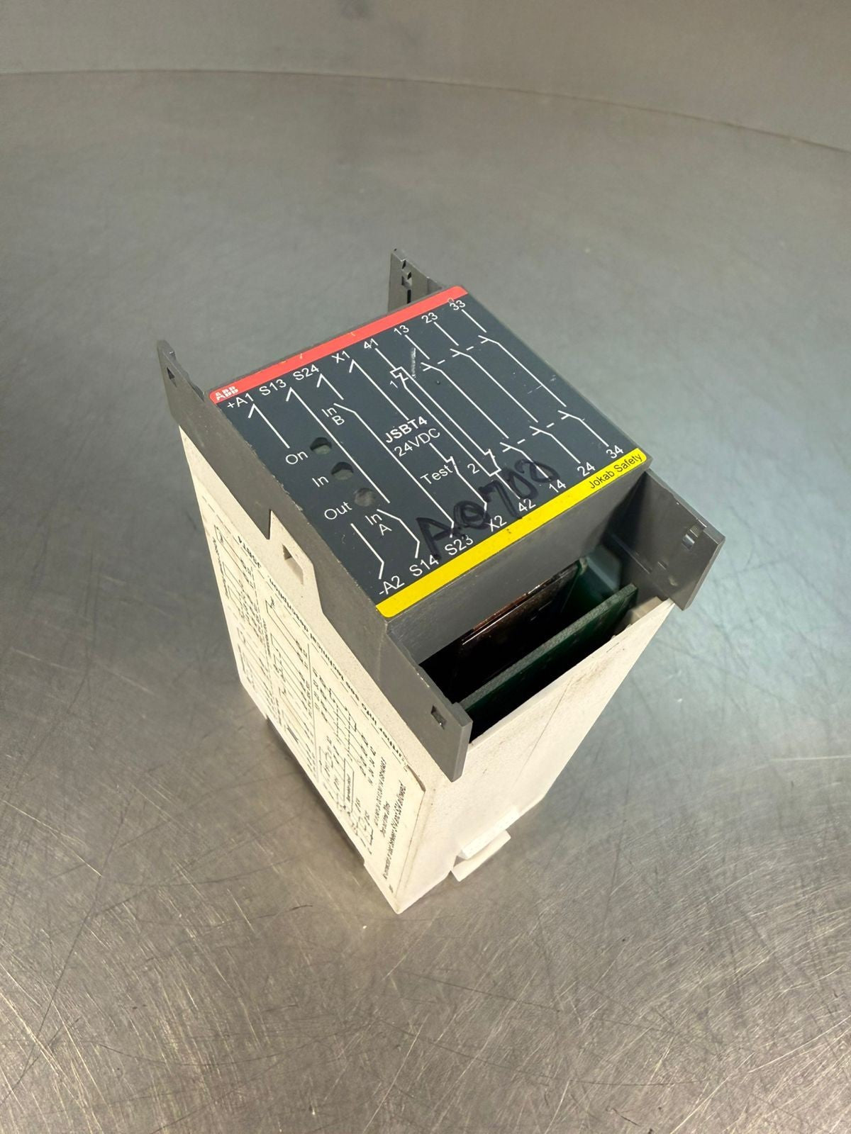 Abb 2TLA010004R0000 JSBT4 Safety Relay 24Vdc                       (3.1.1)