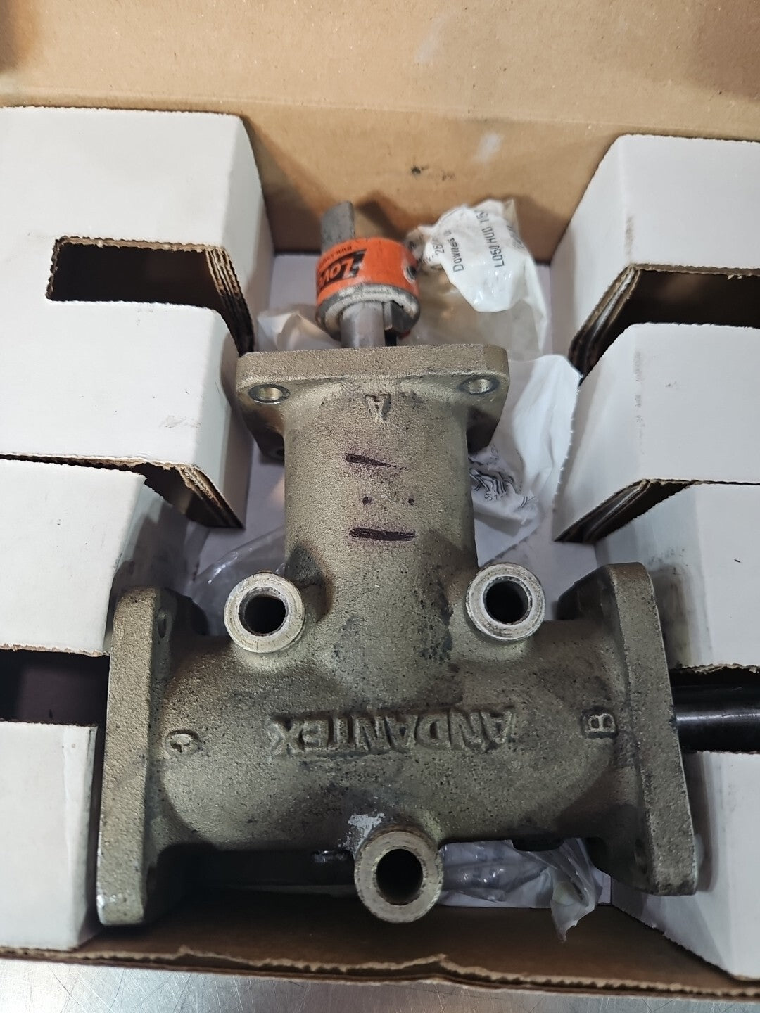 Andantex  Right angle gearbox   R3203 1:1                           (BIN453)