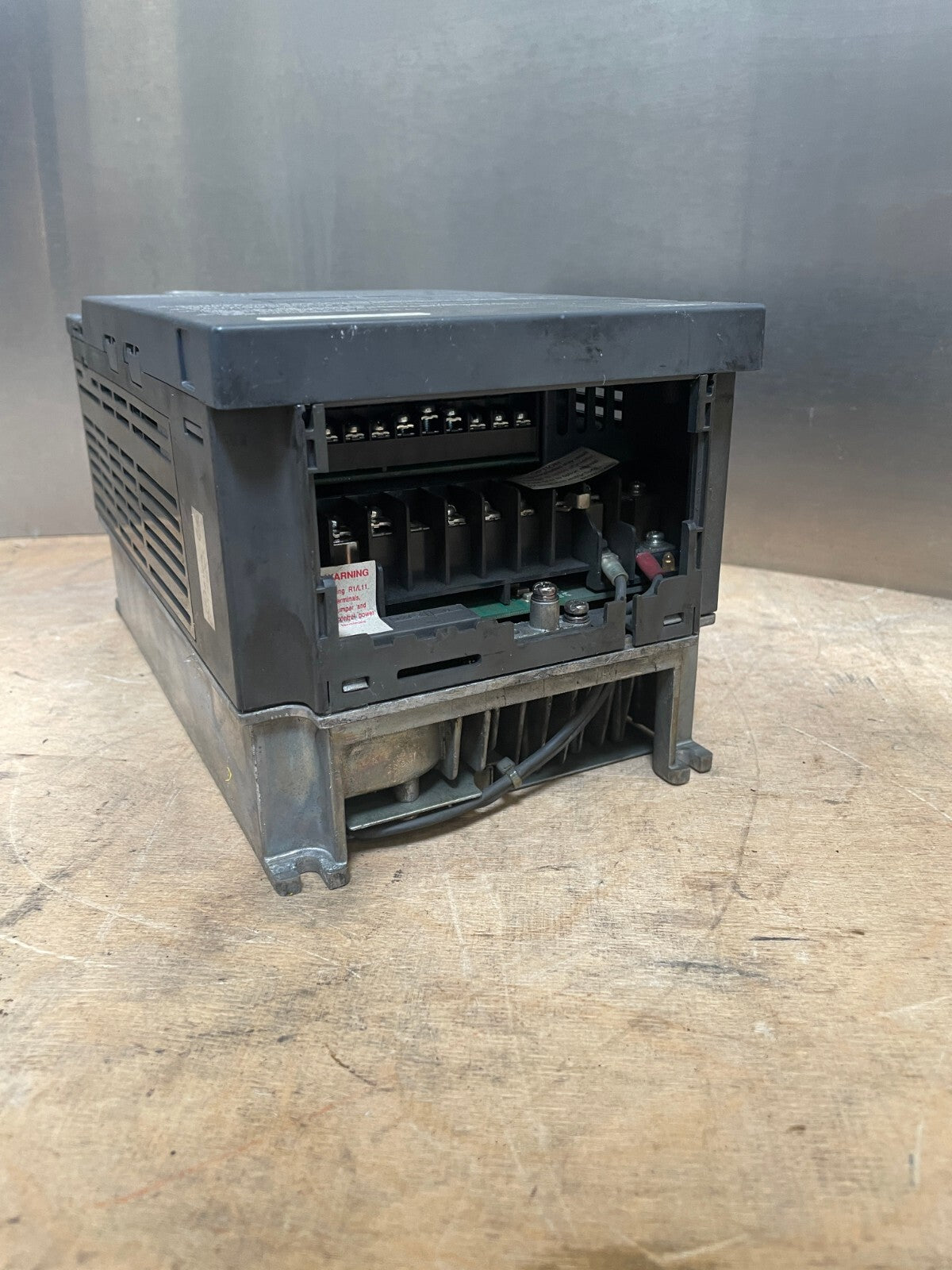 Mitsubishi Electric FR-A720 Black 200-Volt 5-60Hz 9.6-10.5A PLC Inverter Drive