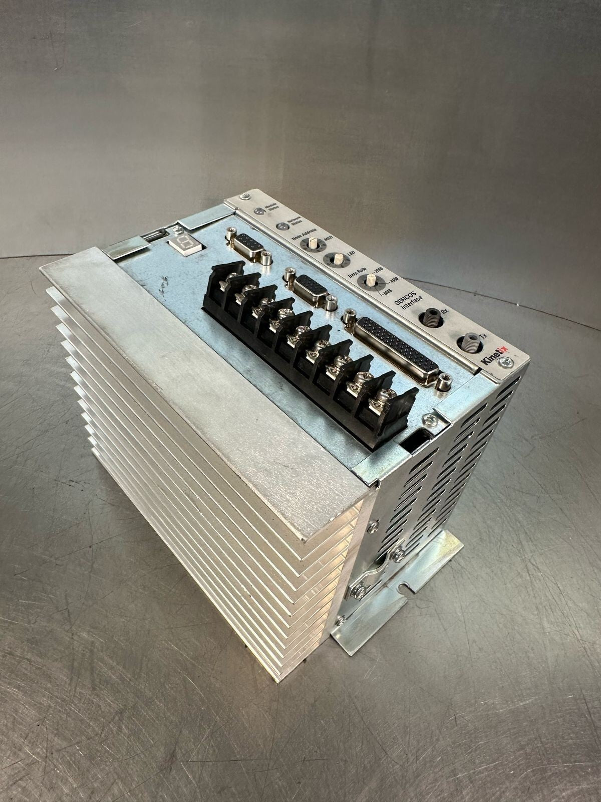 Allen-Bradley 2098-DSD-010-SE /C 120/240Vac (8.4.2)