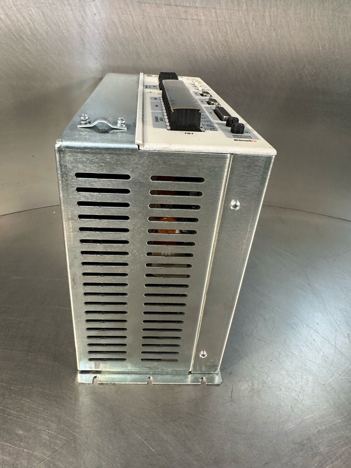 Allen Bradley 2098-DSD-HV030-SE /B 230/460Vac  Ultra3000       (7.5.1)