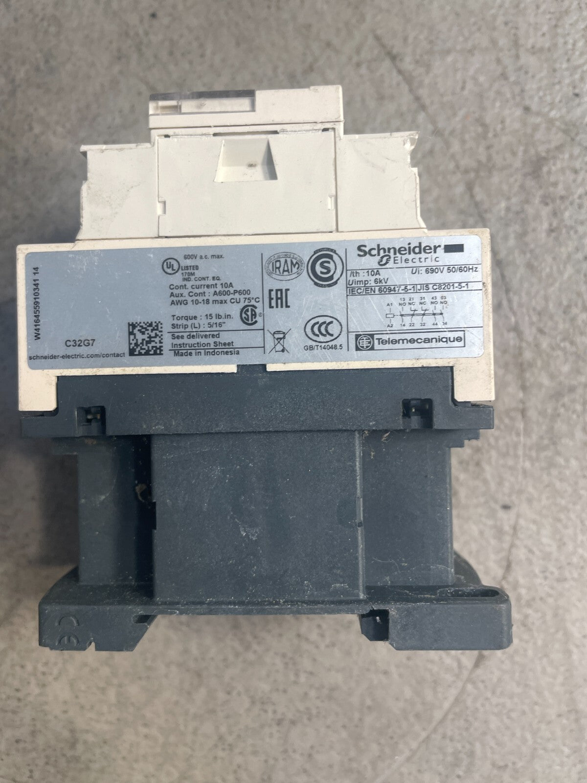 Schneider Electric CAD32 10A, Ui 690V, 50/60Hz, Uimp 6kV Control Relay @1D