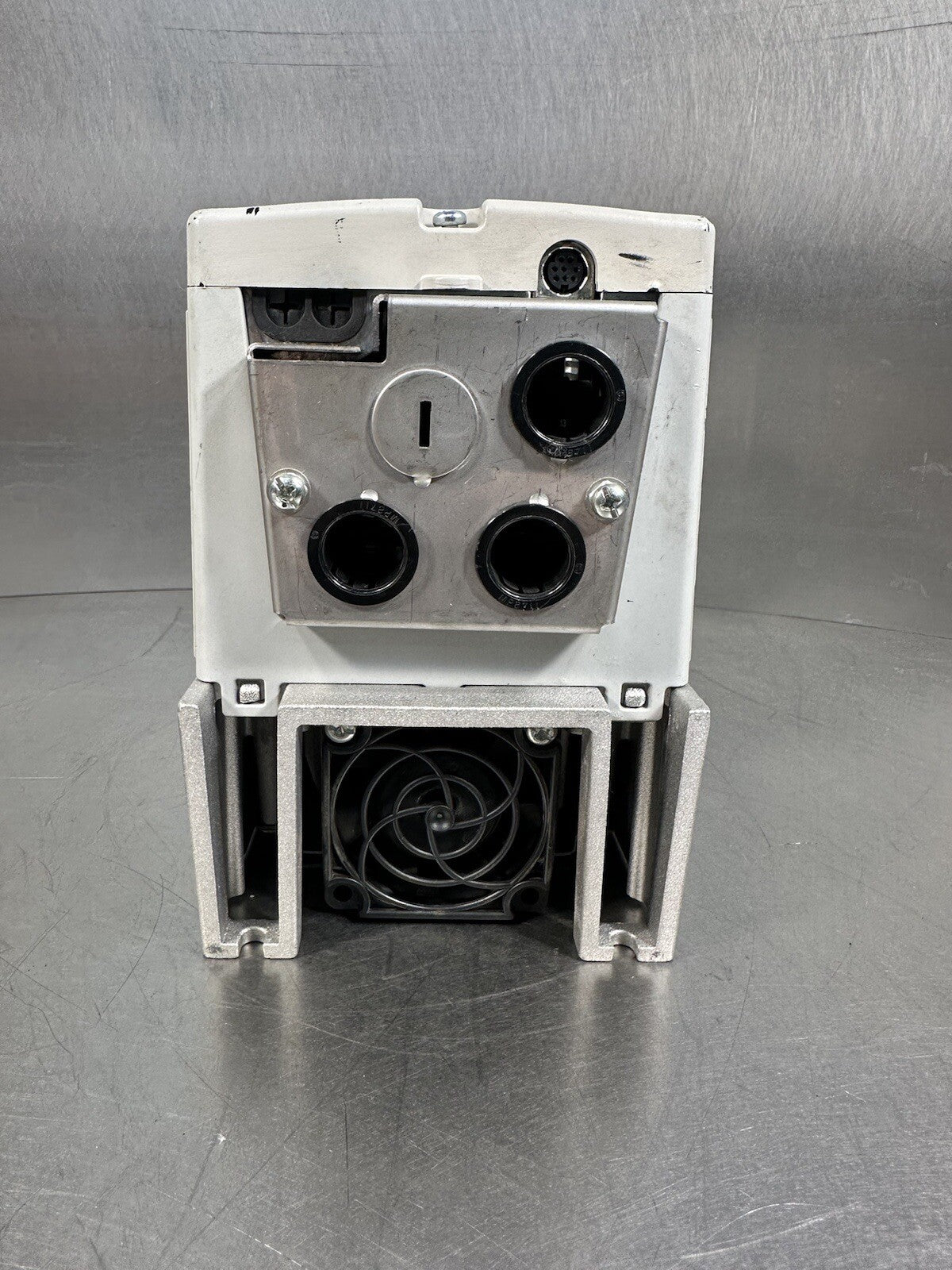 Allen-Bradley 20A D 2P1A3AYYNNC0 PowerFlex 70 480V, 1HP, 2.4A (BIN-1.4.4)
