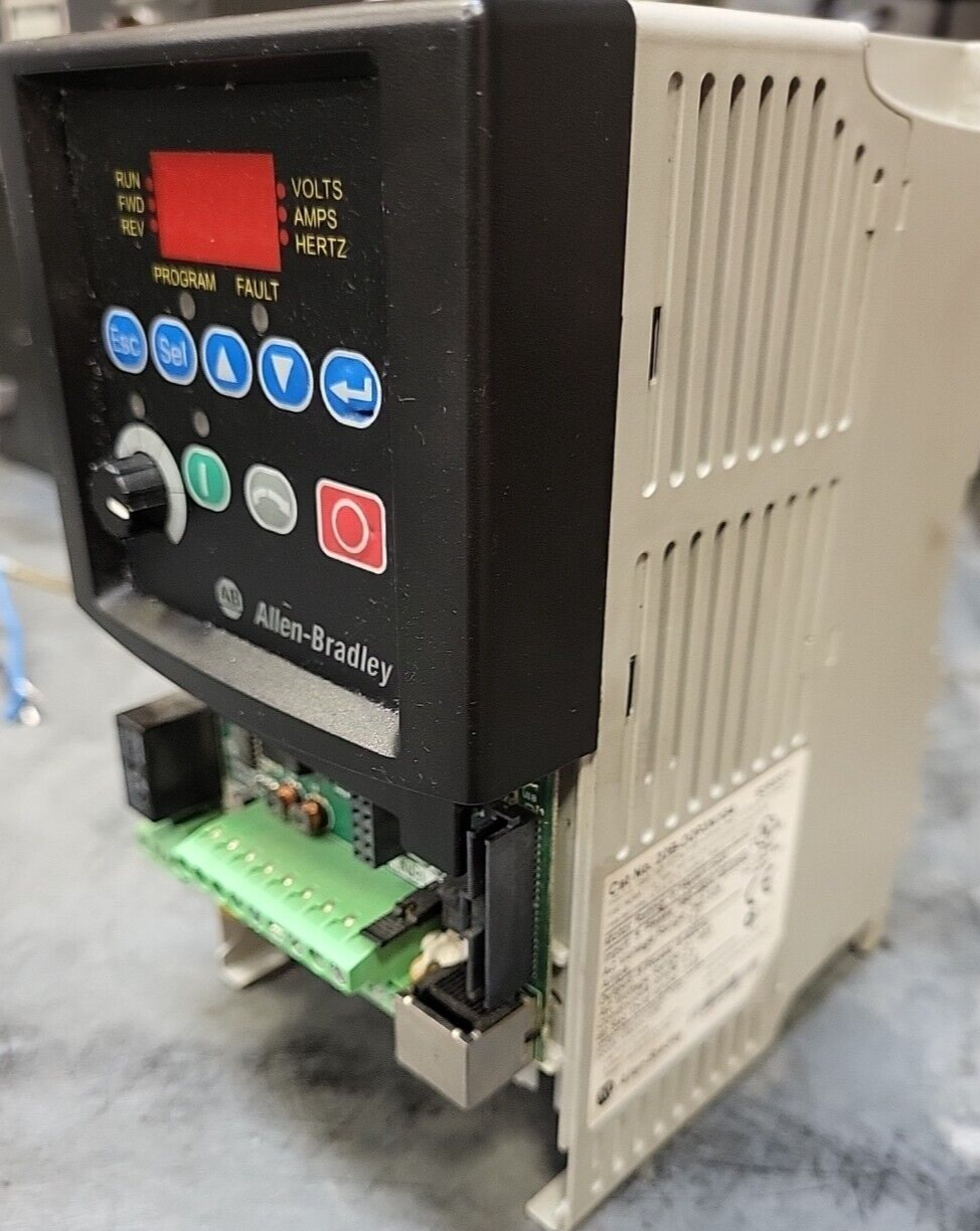 Allen Bradley 22B-D2P3N104  SERIES A PowerFlex 40 AC Drive     (BIN 4 .5. 5)