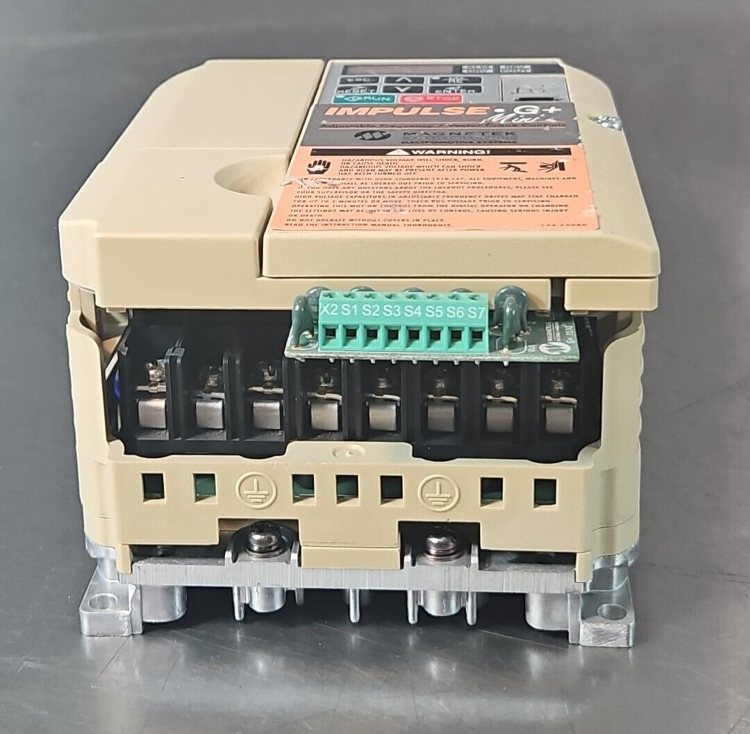 Yaskawa CIMR-VU4A0001BAA Open Chassis Variable Frequency Drive 3 Phase  (BIN645)