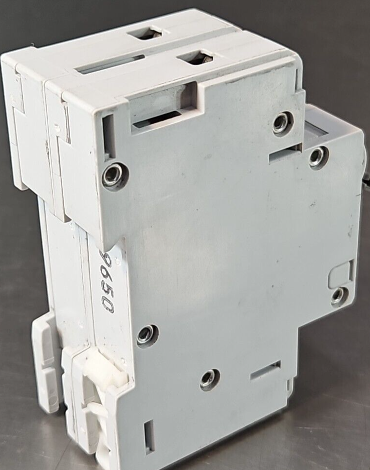 Allen-Bradley 1492-CB2 G005 Series B Circuit Breaker                     loc4A16