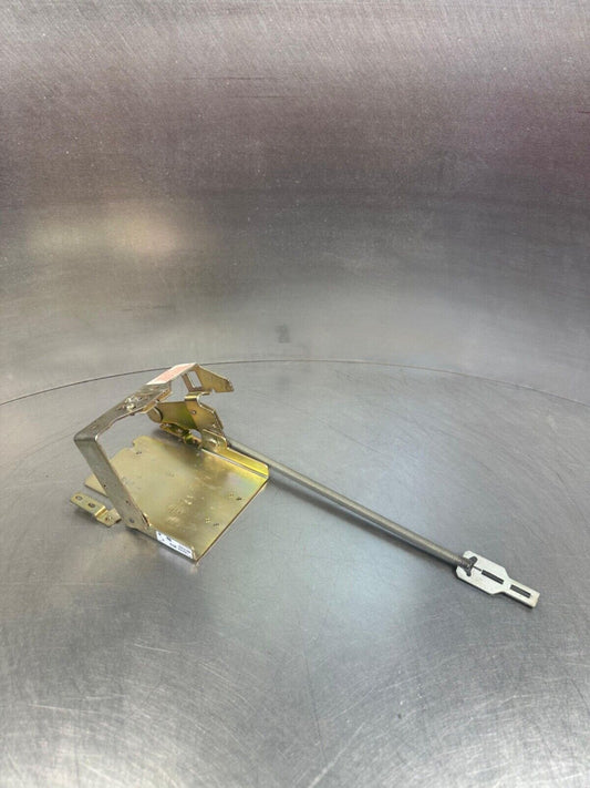 ALLEN BRADLEY 1494V-M40 SER. A Breaker Disconnect Hardware  (4E-19)