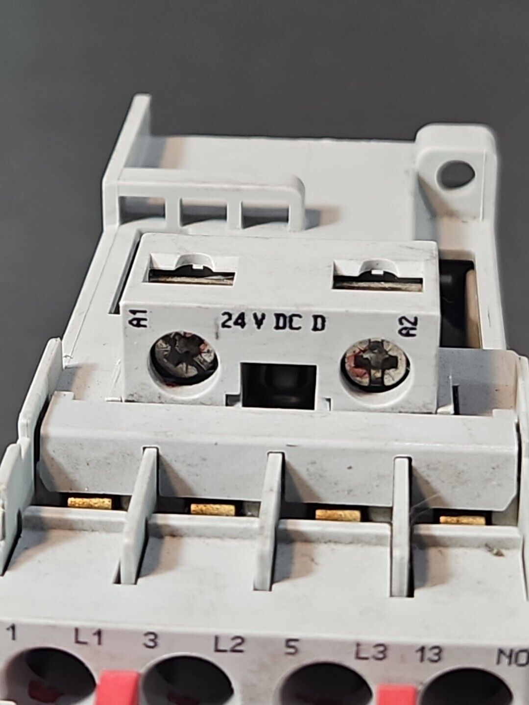 Allen Bradley 100S-C16DJ14C Series B Safety Contactor Assy                loc4C4