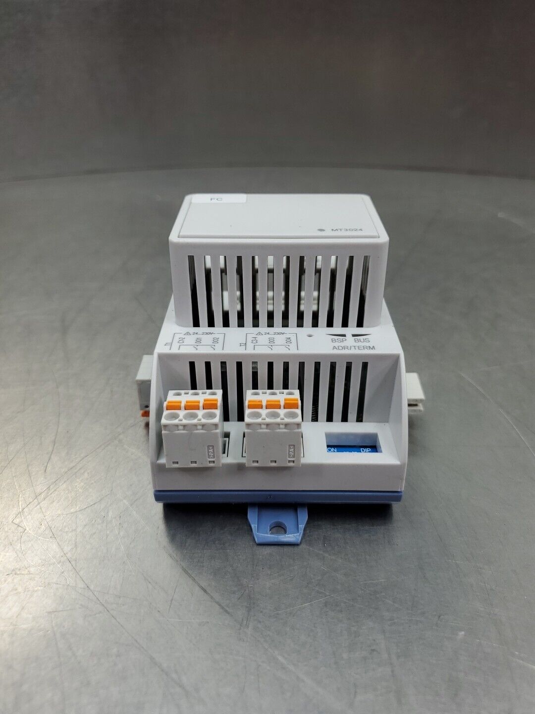 SIEMENS POL945.00/MCQ Climatix Extension Module 8 I/Os - MT3024.           3C-27