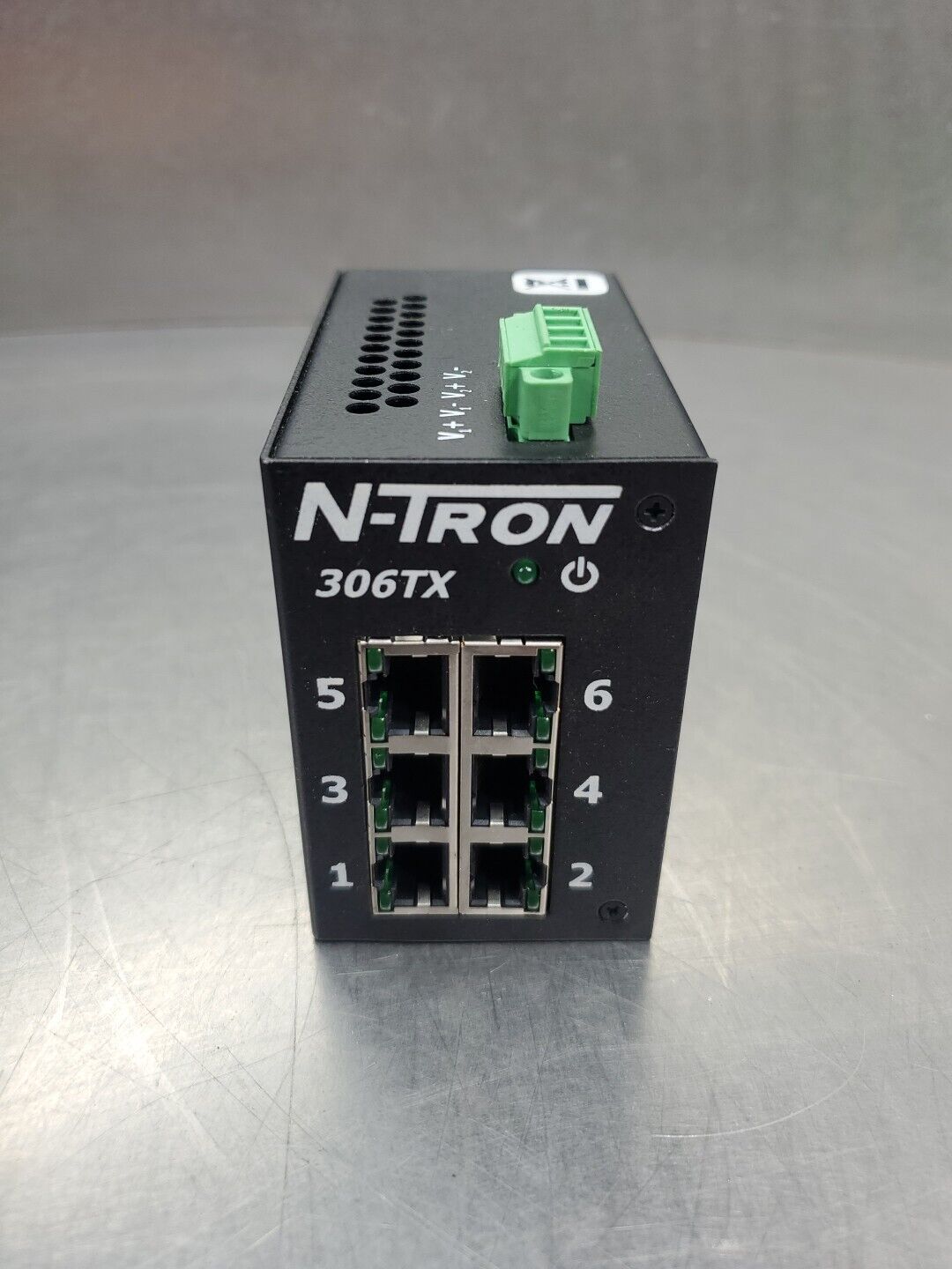 N-Tron 306TX 6-Port Industrial Ethernet Switch.                             3D-5