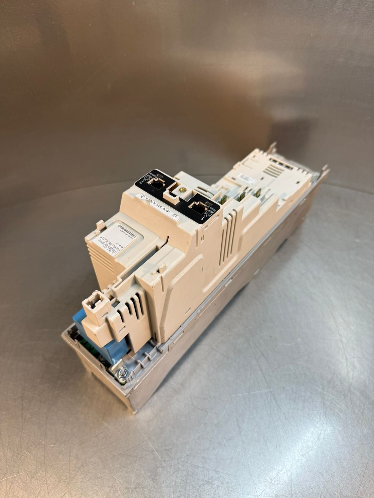 Unidrive M702-03400025A   Drive 0.75/1.1 kw                       (12.5.8)