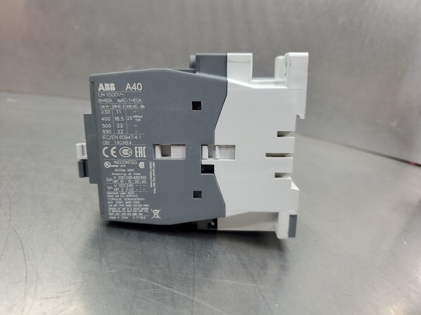 ABB A40-30-10 Contactor, 1000V 60A.                                        4B-38