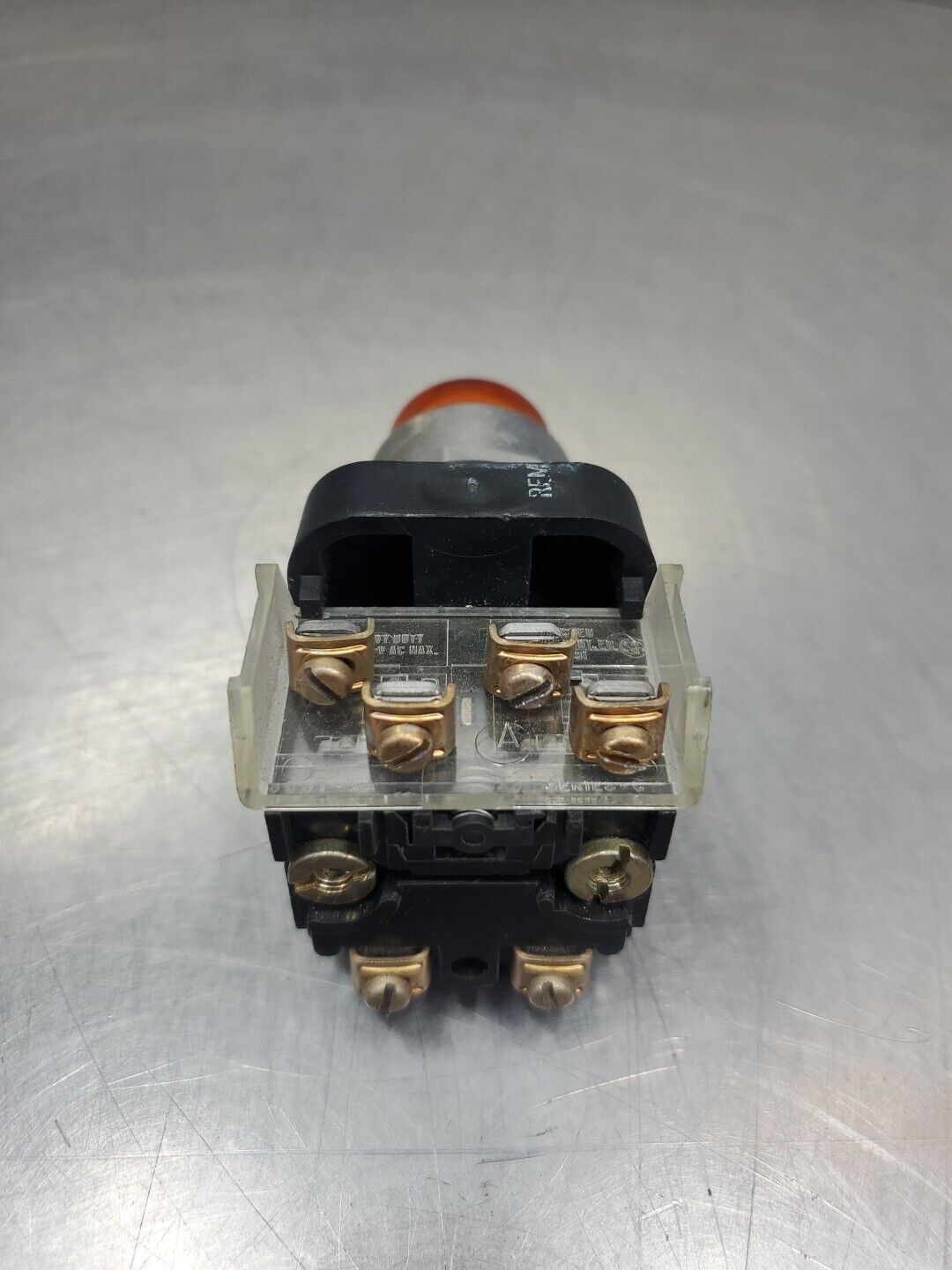 Allen Bradley 800T-PT16 Ser N 120V 30mm Push/Pilot Light, Amber.           4E-16