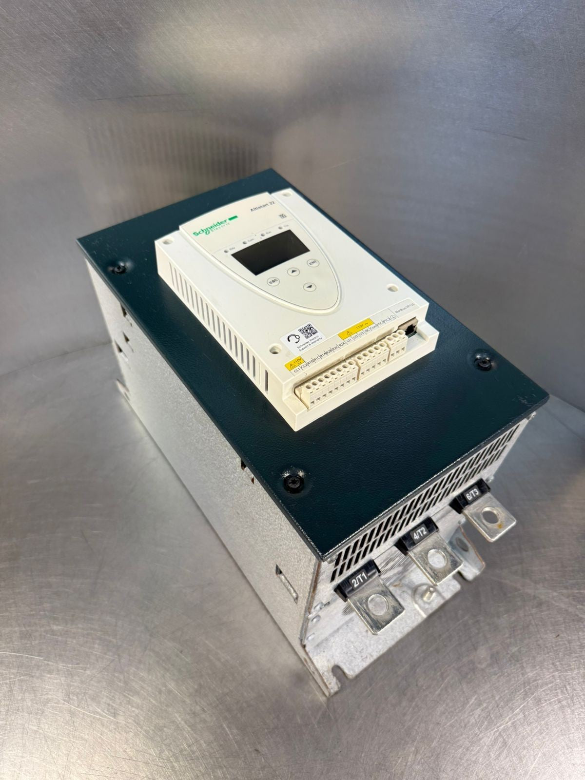 Schneider Altistart-22 ATS22C25S6U Soft Start / 250A  208-600V     (1.5.5)