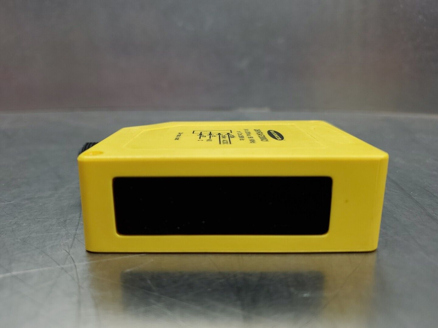 BANNER Q60VR3AF2000Q1 (24-250VAC) Sensor Module.                           5E-18